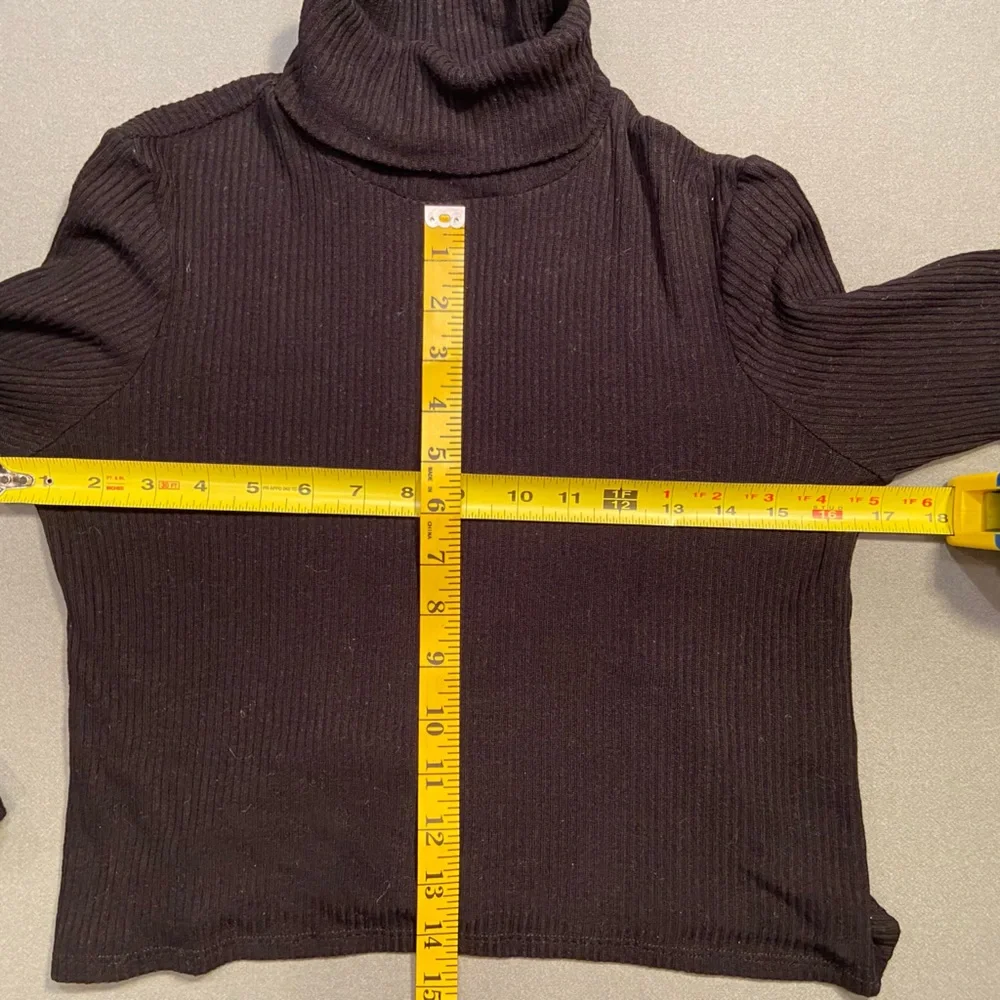 Reformation Ribbed Black Turtleneck,‎ cropped, long sleeve, size Medium